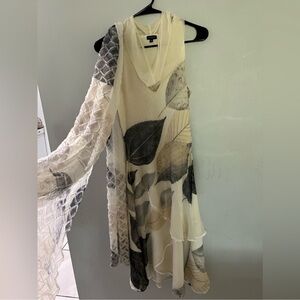 Dress Komarov cream size M for lady